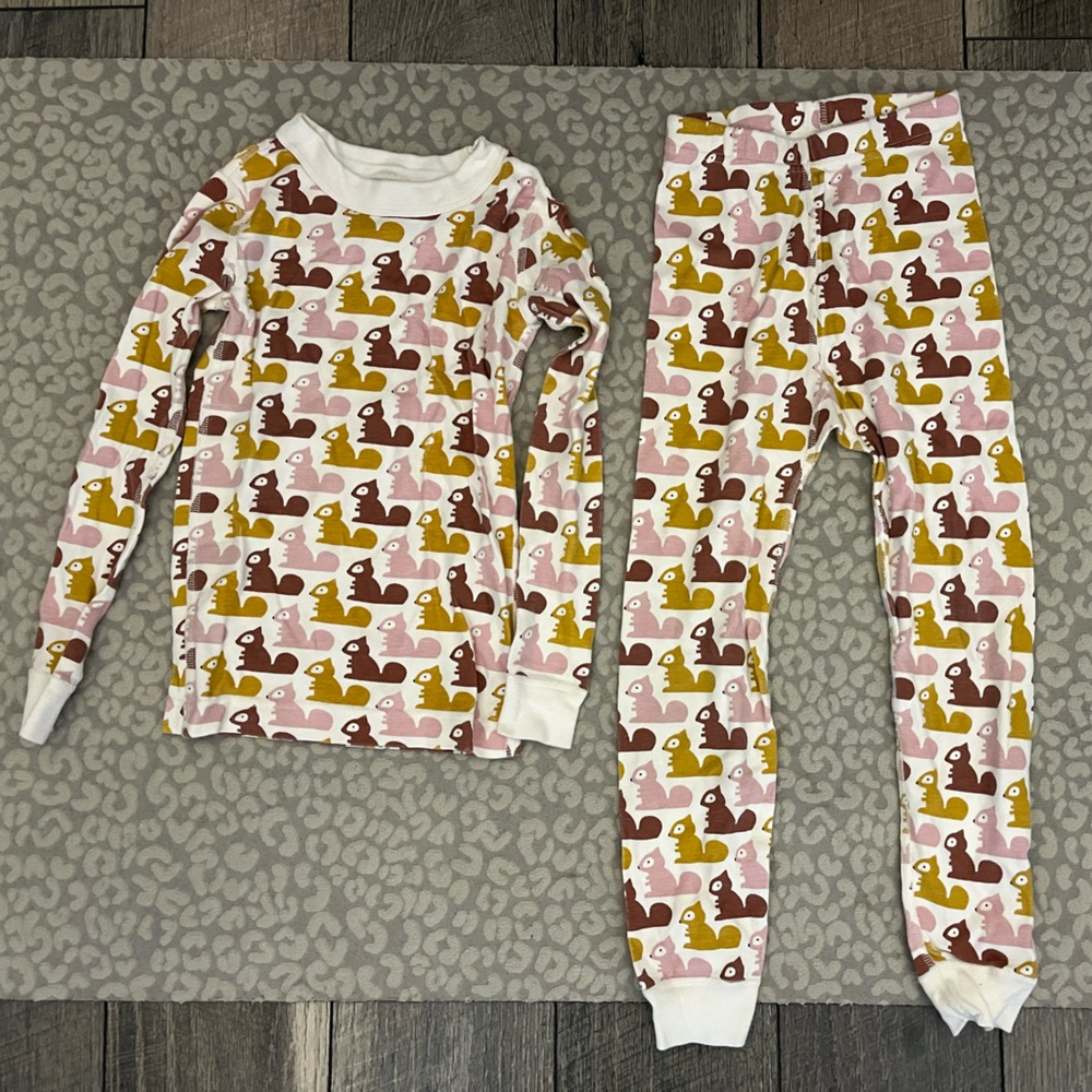 Hanna Andersson Pink and Brown Squirrel Pajama Set